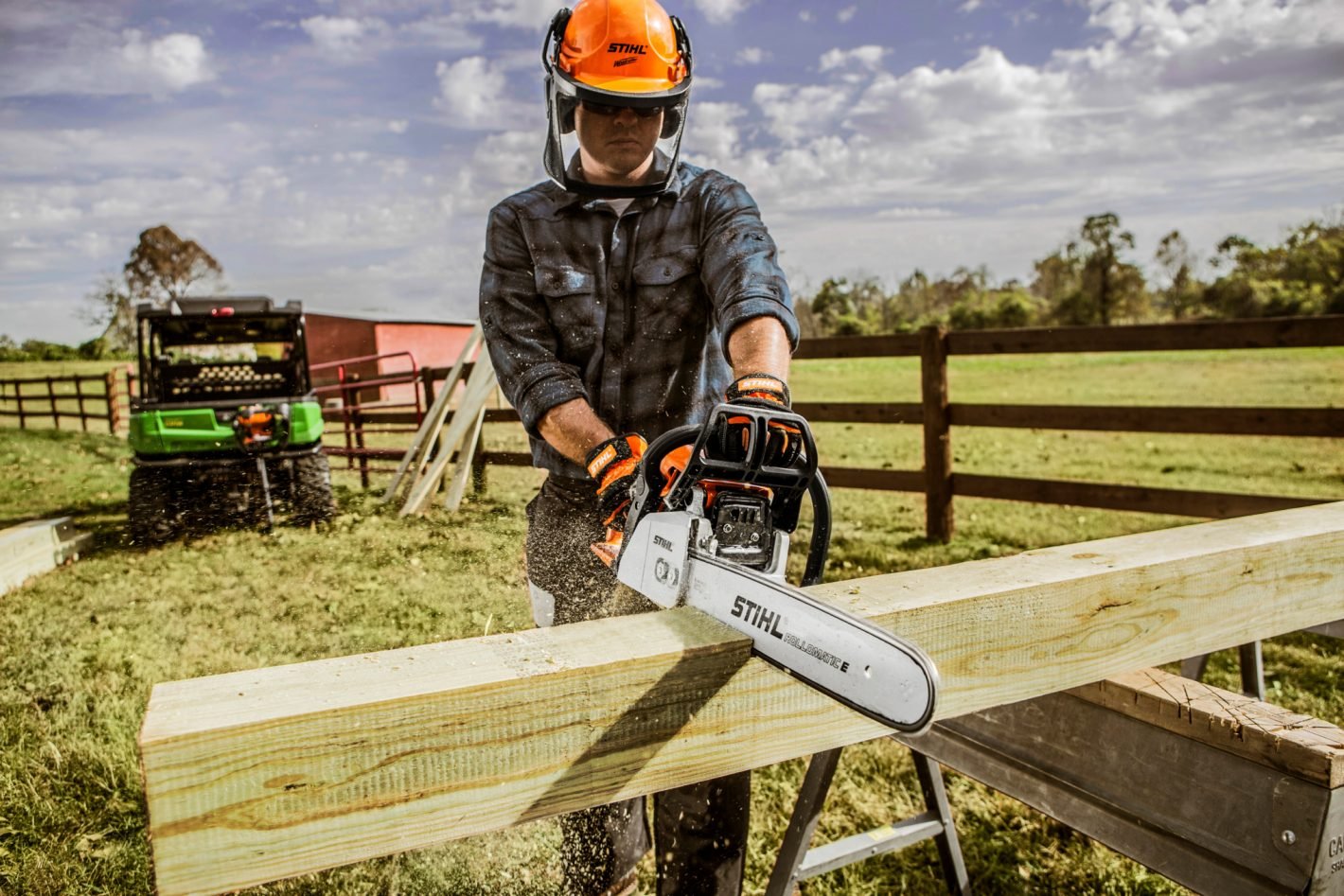 MS 250 Gasoline Chainsaw - Image 3